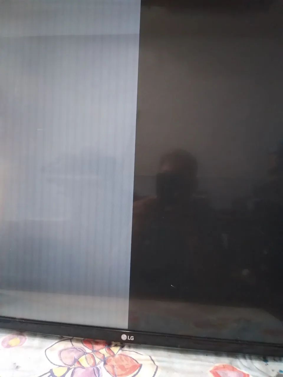 Tv lg 39 polegadas com defeito na tela. 