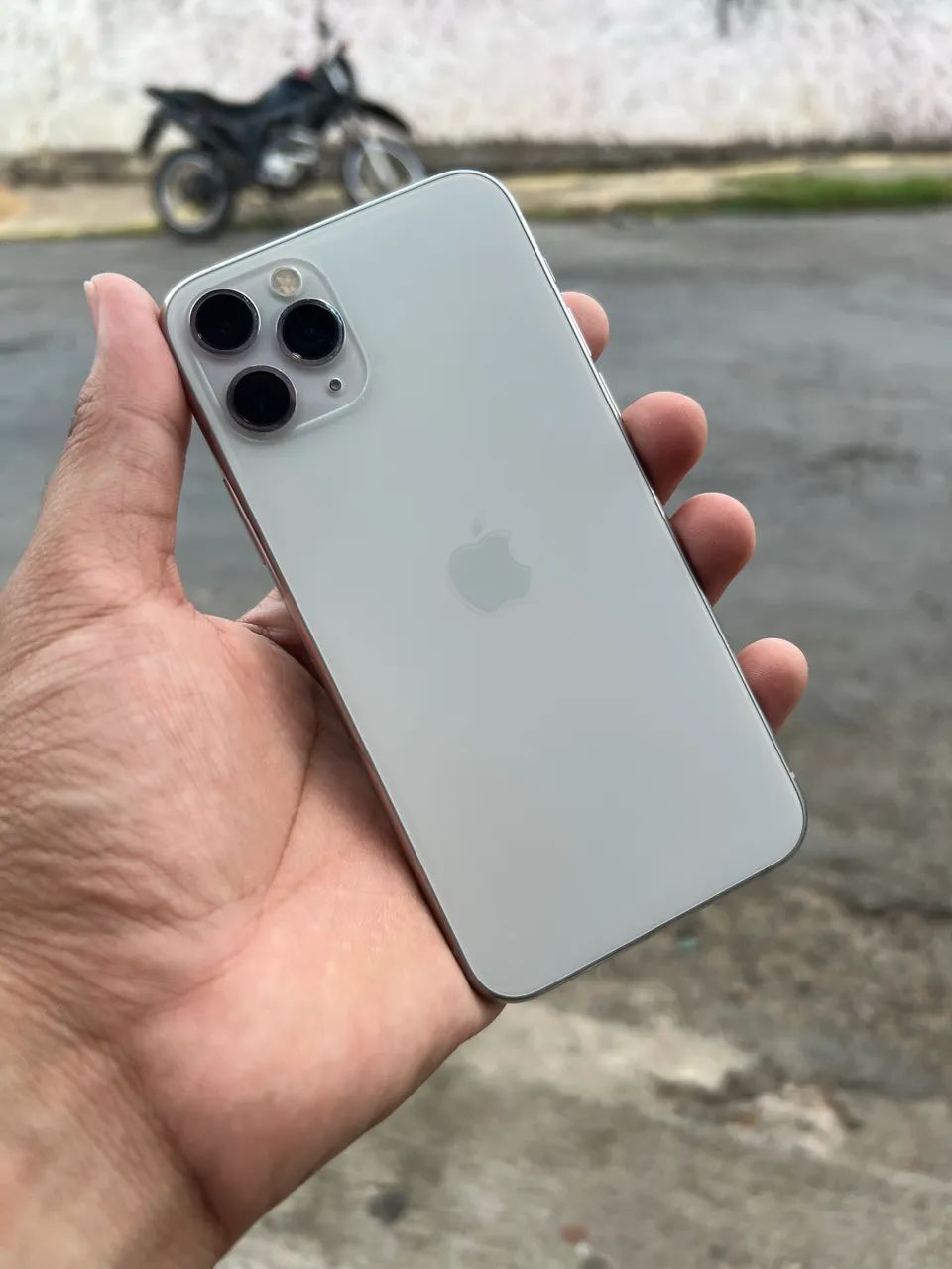 iPhone 11 Pro 512 GB - Todo Original - Celulares e Smartphones