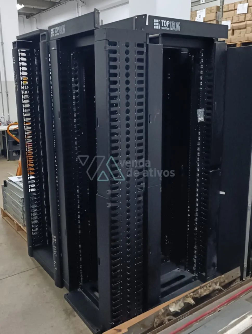  Lote Equipamentos de Rede e Comunicação 6 Racks de Rede + 1 Gateway de Voz 3765244