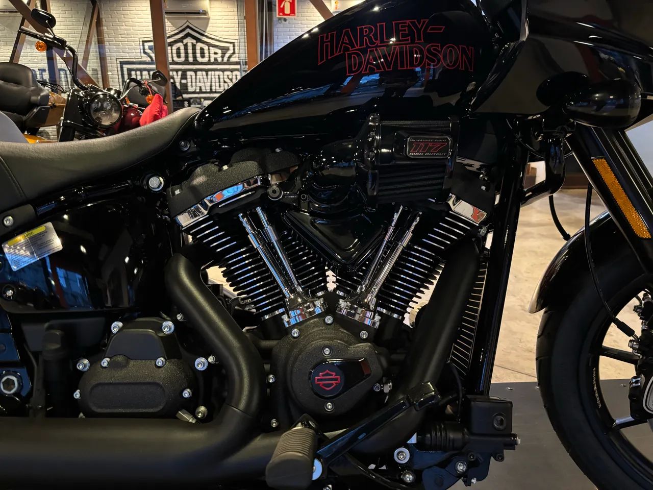 Harley-Davidson Low Rider ST - Foto 4