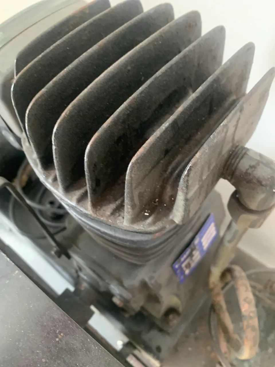 Compressor  semi novo 100 Libra  - Foto 5