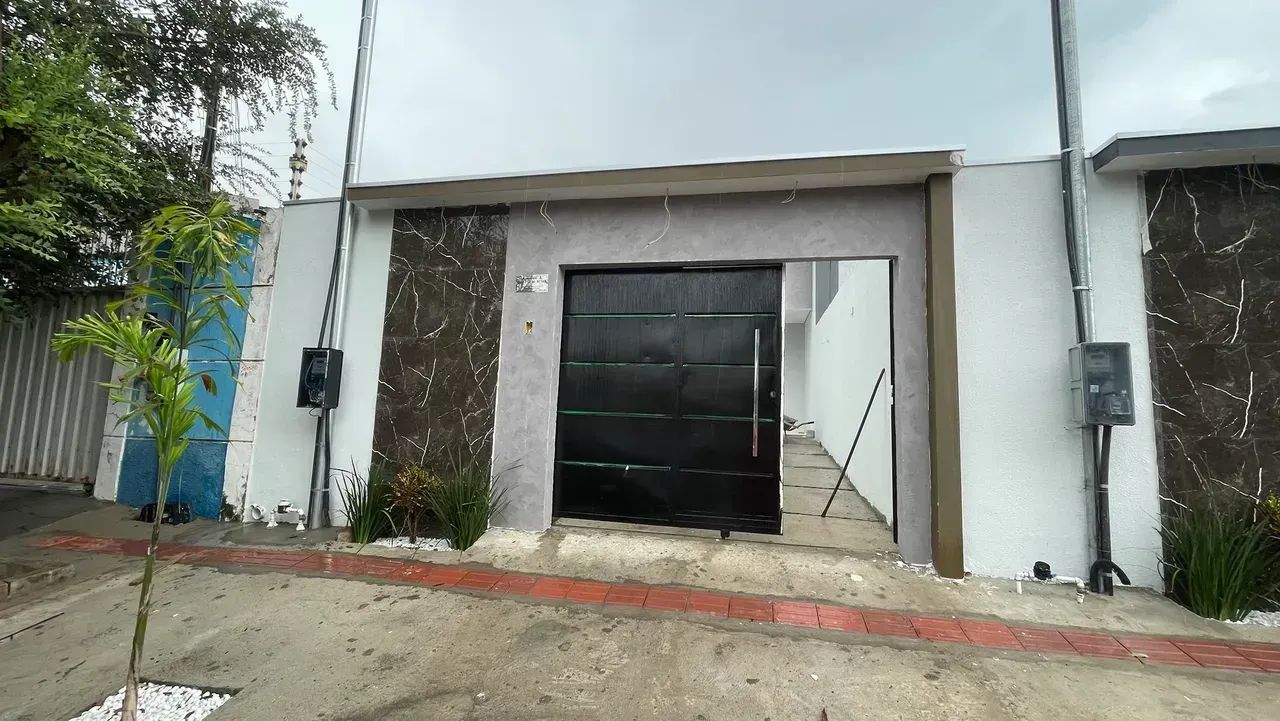 LINDA CASA NOVA A VENDA NO ALTOS DO COXIPÓ