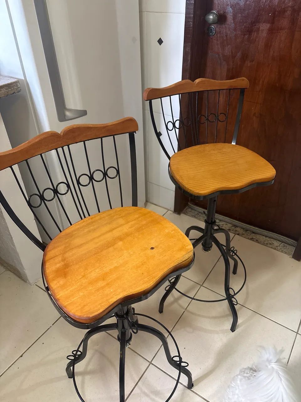 Banquetas de madeira e ferro - Foto 2