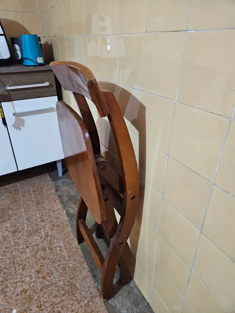 Mesa de madeira com cadeiras - Foto 4