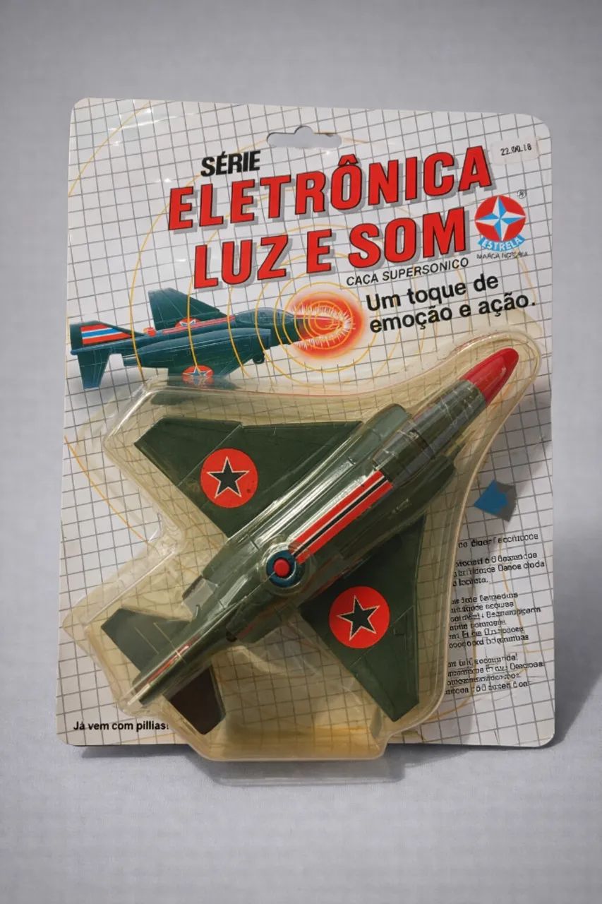 brinquedo estrela caça supersônico coleção eletrônica som e luz - Foto 2