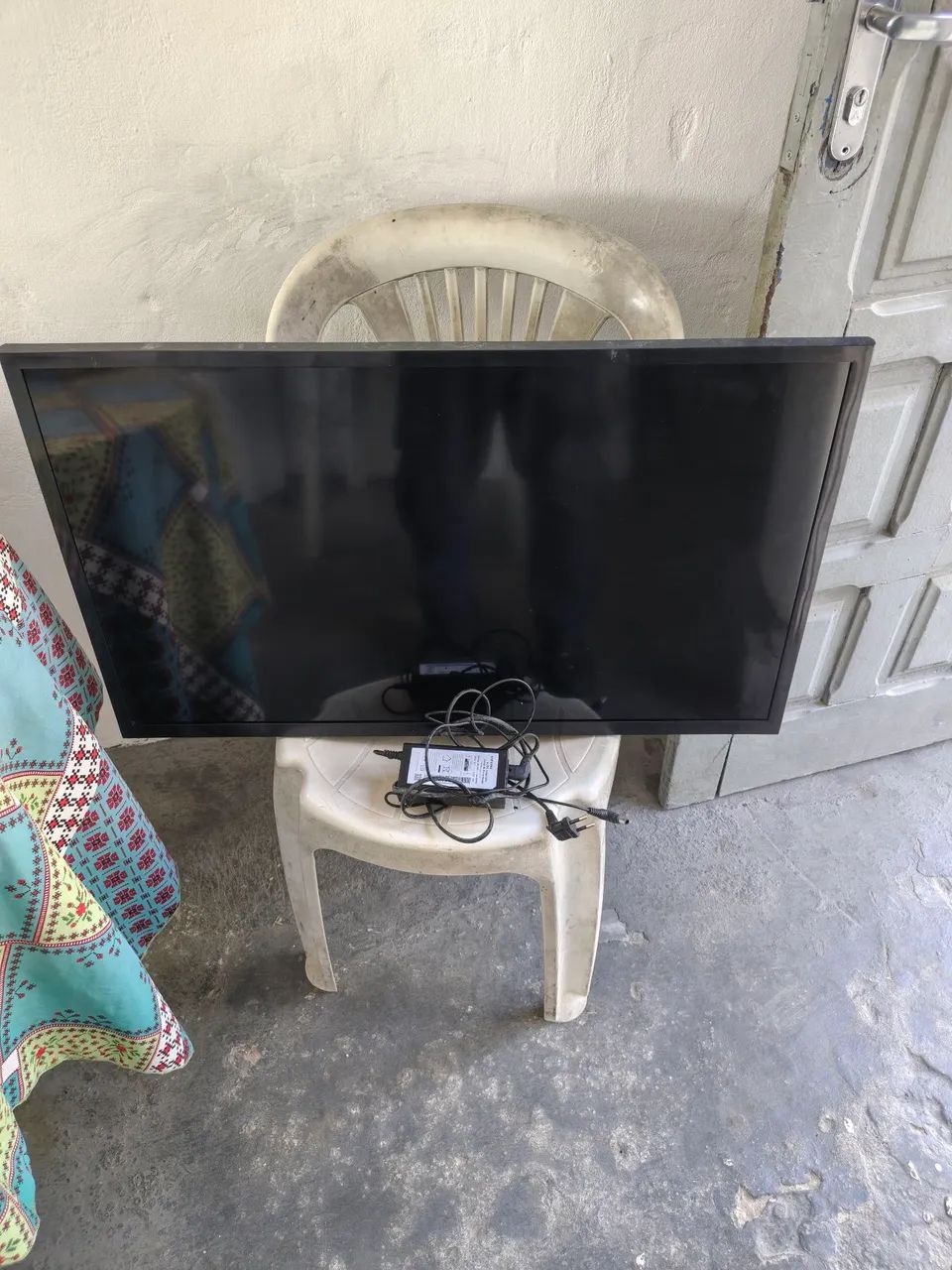Tv Samsung 32 , sem funcionar , para consertar ou retirar peças  - Foto 2