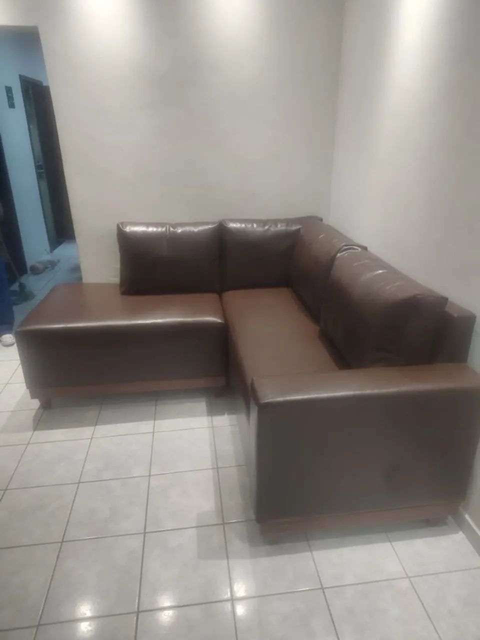 Sofá em L chayse em couricimo. - Foto 4