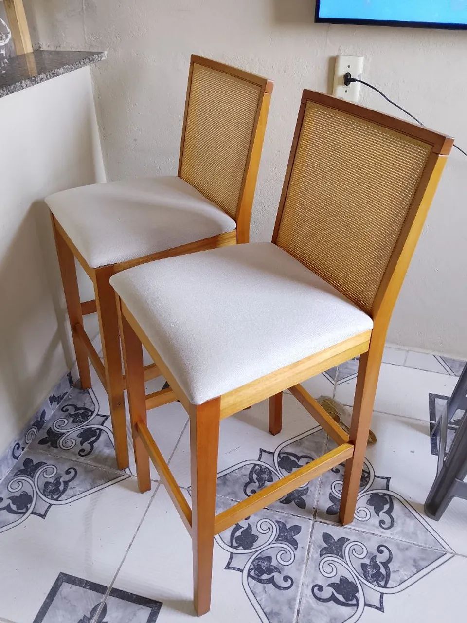 Banquetas de madeira - Foto 2