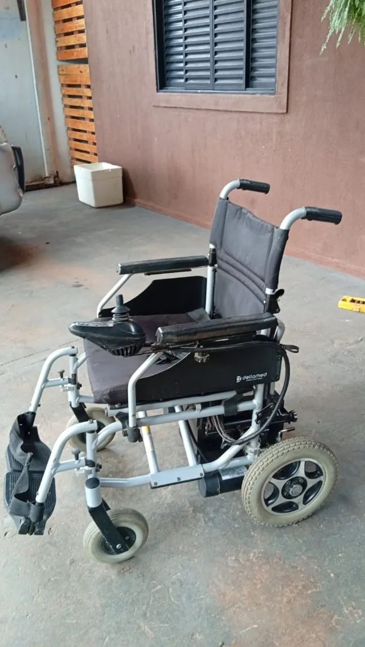 Cadeira de rodas motorizada  - Foto 3