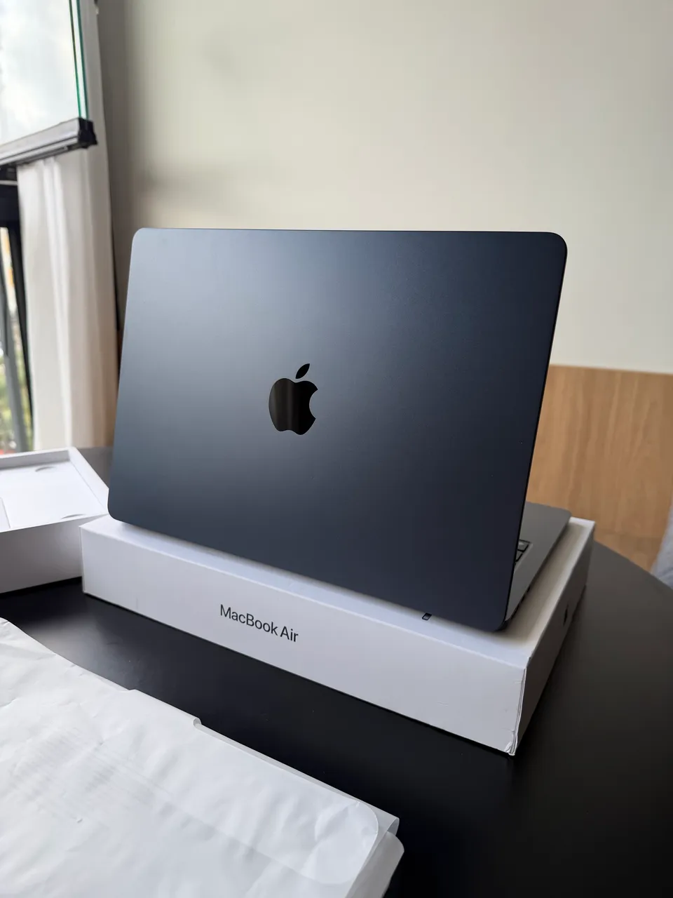 MacBook Air M2 Silver 13,6| Bateria 98% | Estado de novo