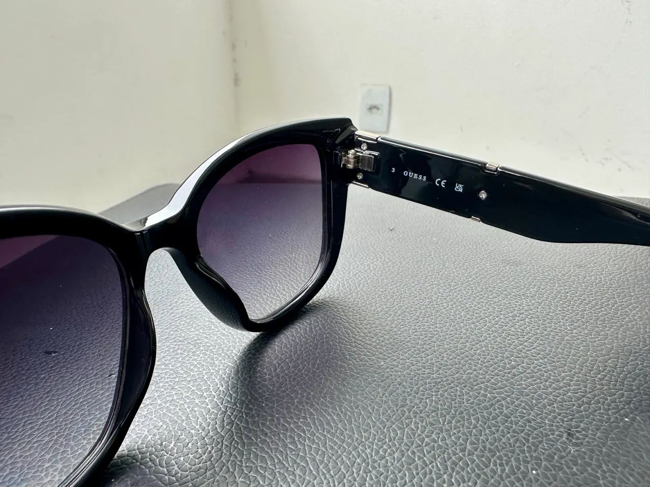 Vendo lindo óculos da Guess original! - Foto 3
