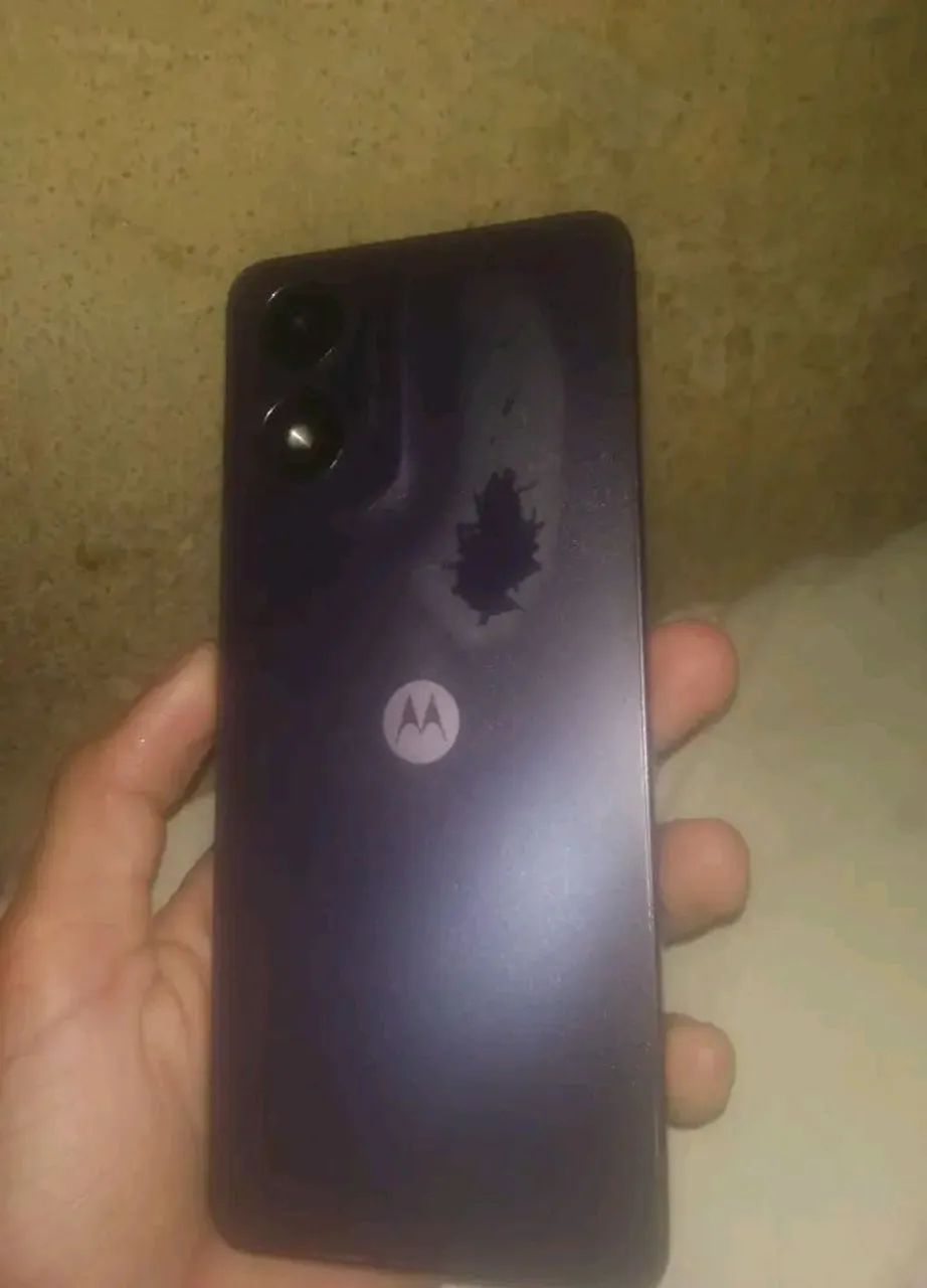 Vendo um celular moto g04s todo original ok