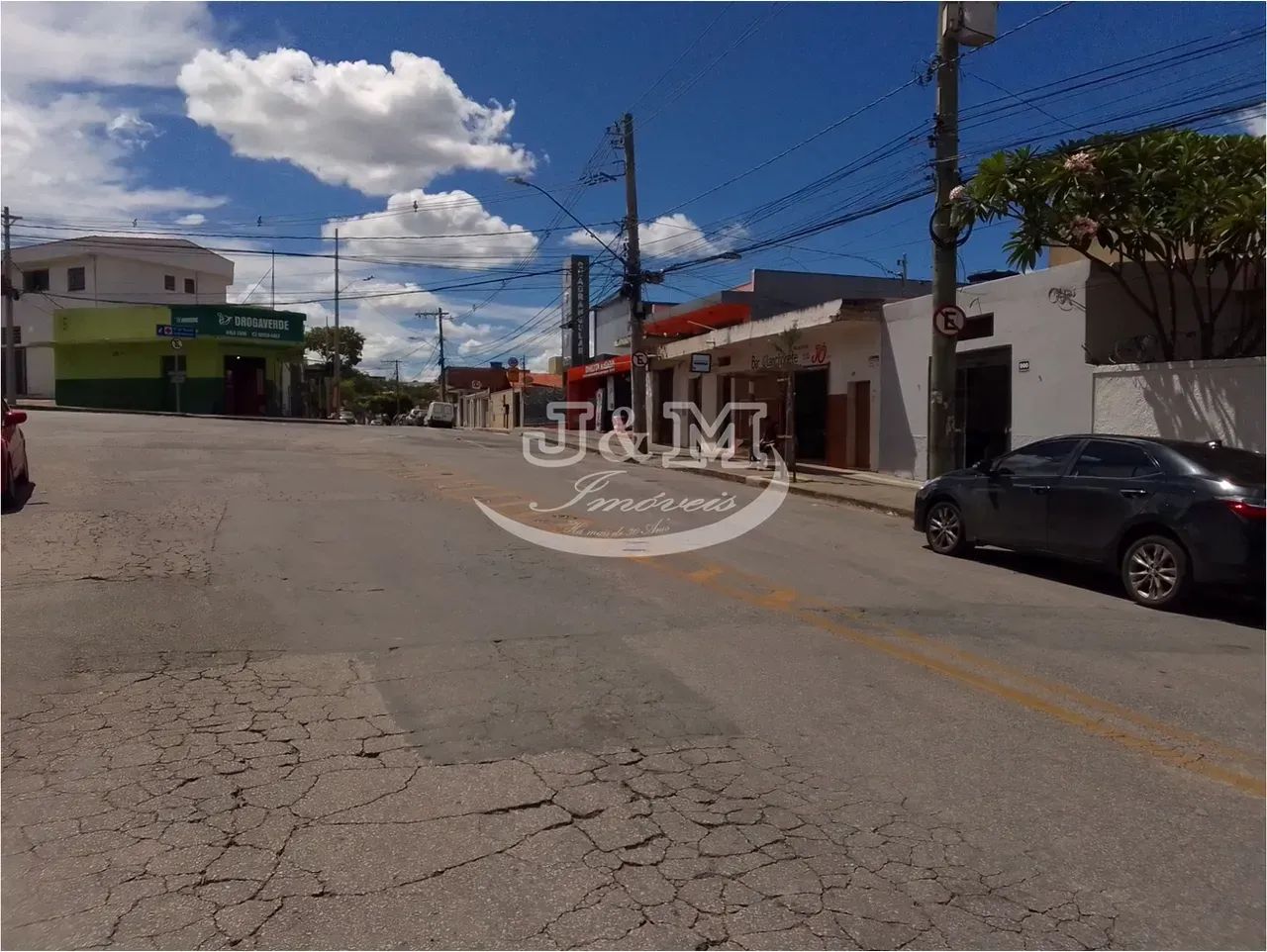 Lote Comercial com 3 Lojas e 2 Casas à venda - Santa Mônica - Foto 2