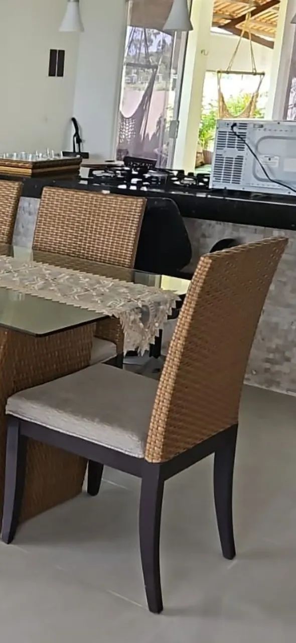 Vende-se uma mesa de jantar com 6 cadeiras. - Foto 3