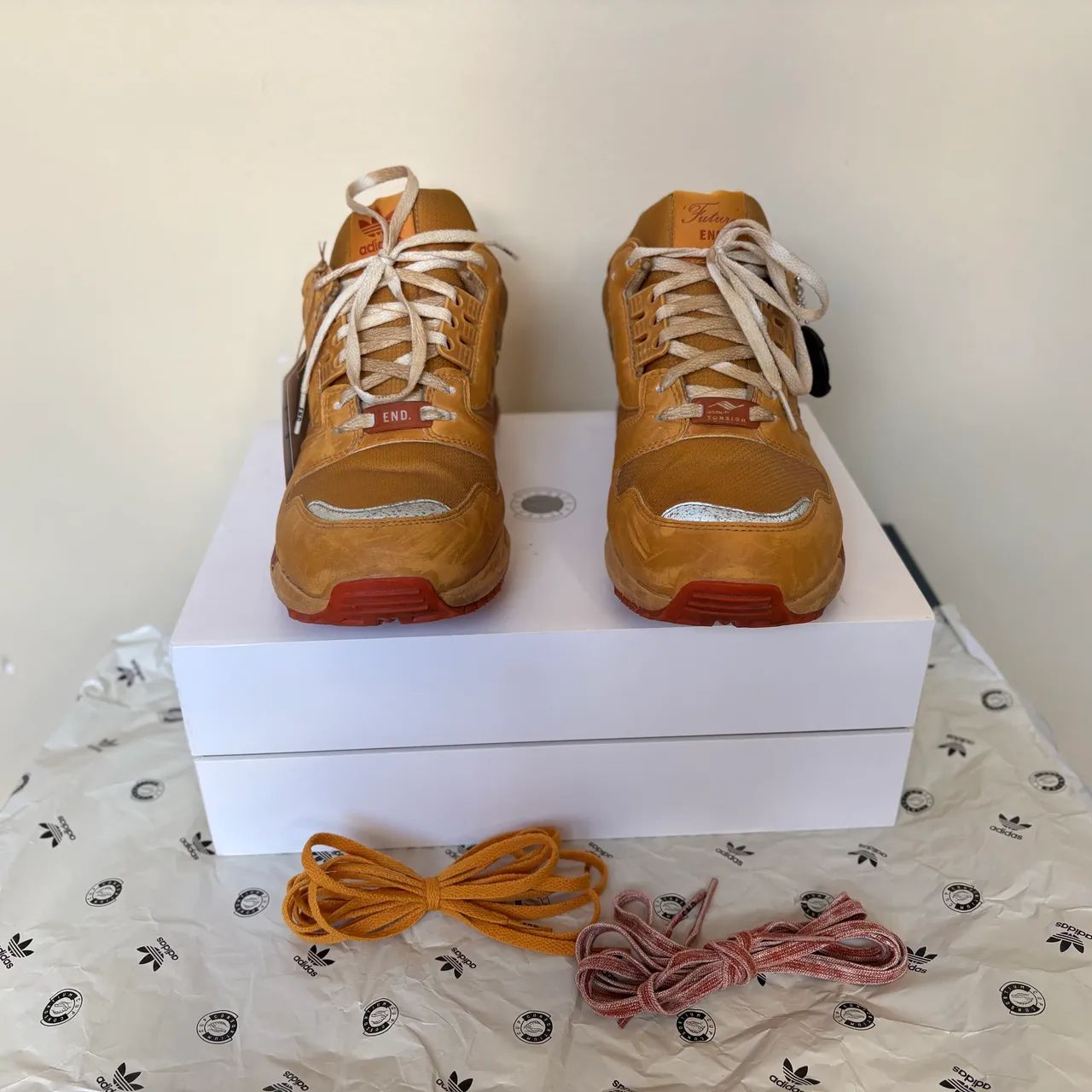 END. Clothing x adidas ZX8000 Consortium Cup Future, tamanho 42