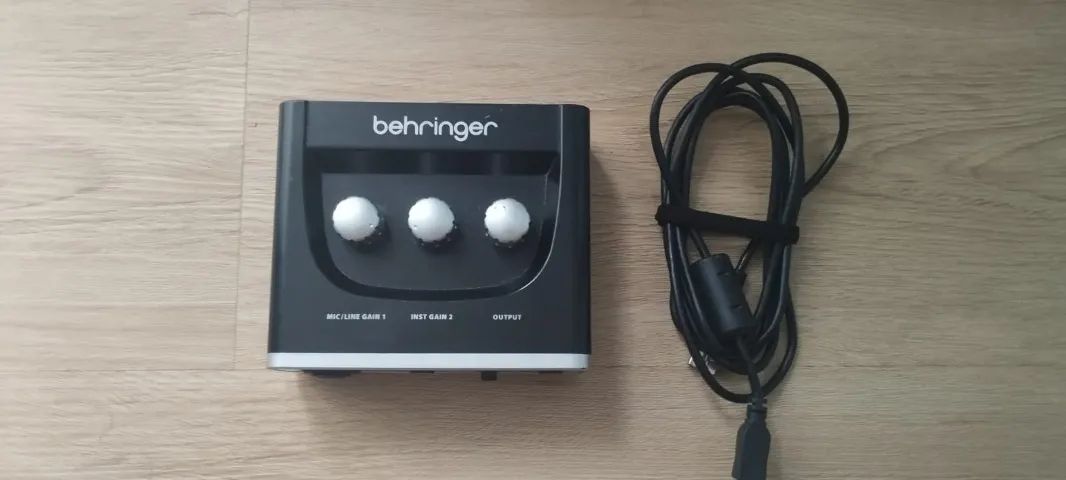 Interface de Audio Behringer UM2 USB - Foto 3