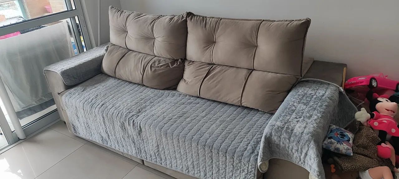 Sofá em Chease semi novo - Foto 3