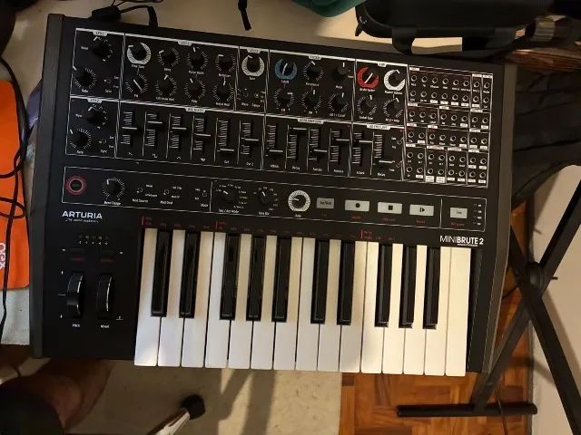 Arturia Minibrute 2 - Foto 4