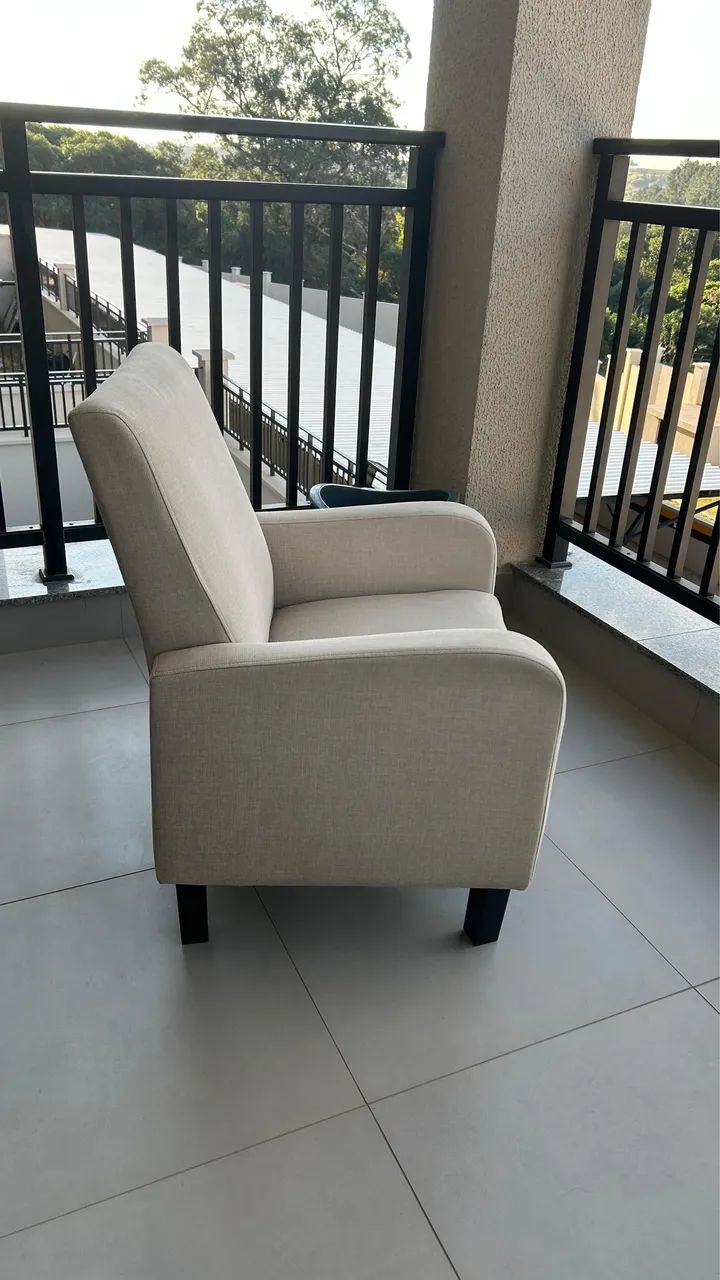 Poltrona estofada creme  - Foto 3