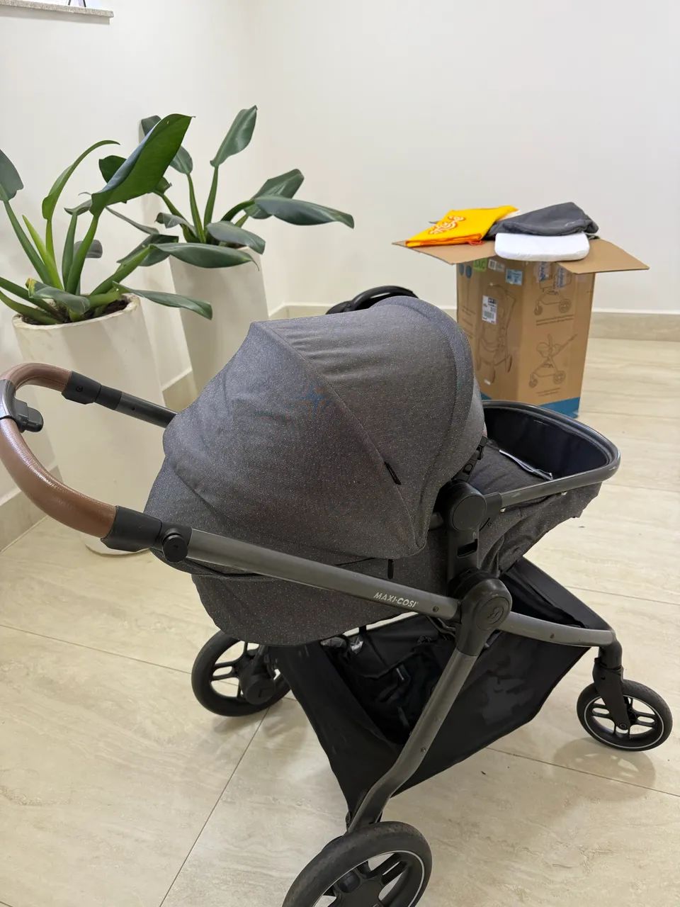 Carrinho e bebê conforto MaxiCosi Anna 3 SEMINOVO - Foto 6