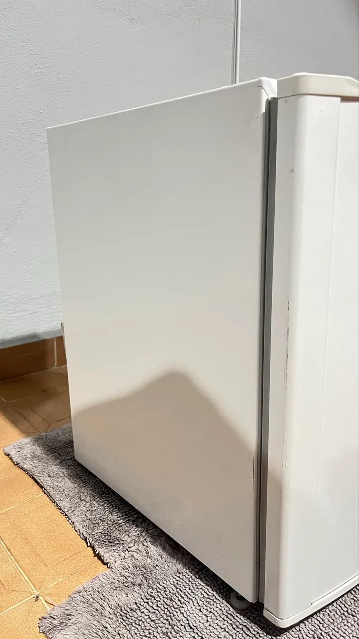 Frigobar Electrolux 79 litros - Foto 5