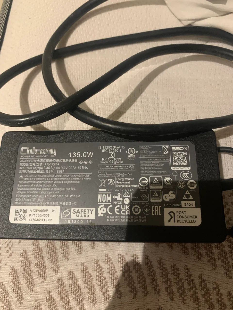 Chicony Power A135A050P, de 135 W, original/OEM Acer.