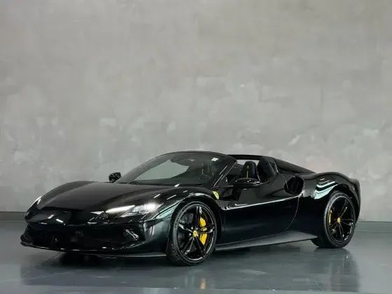 Ferrari 296 GTS (híbrido) 2025