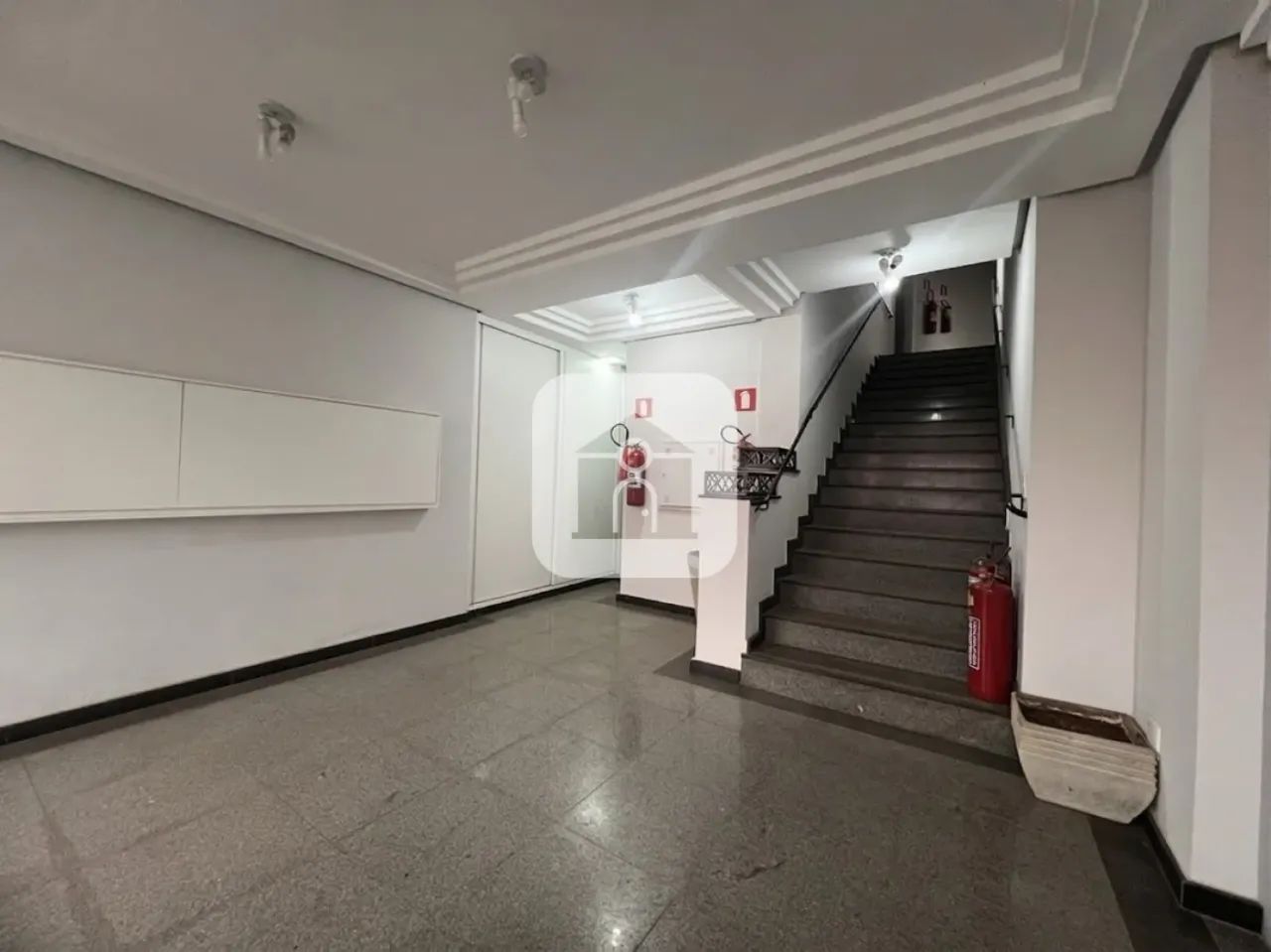 Prédio Comercial e Residencial à venda no Centro - Foto 3