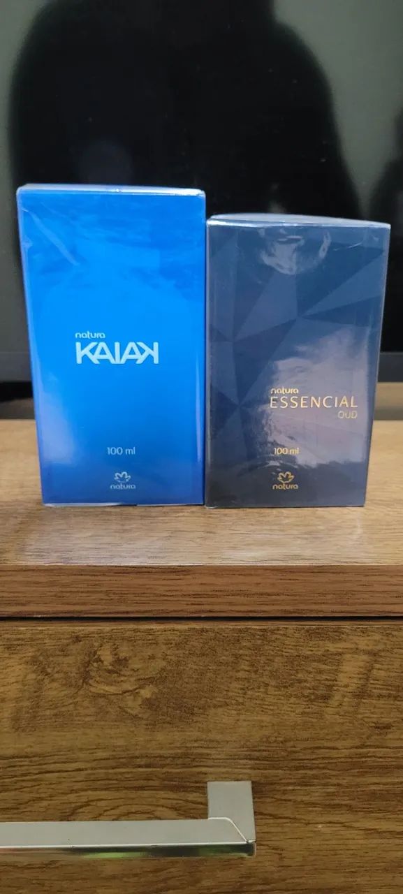 Perfume NATURA ESSENCIAL OUD e KAIAK 