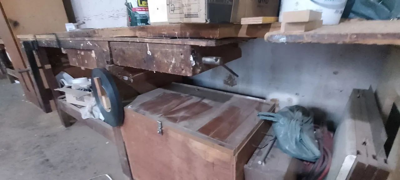Vintage carpentry workbench65578337796353125