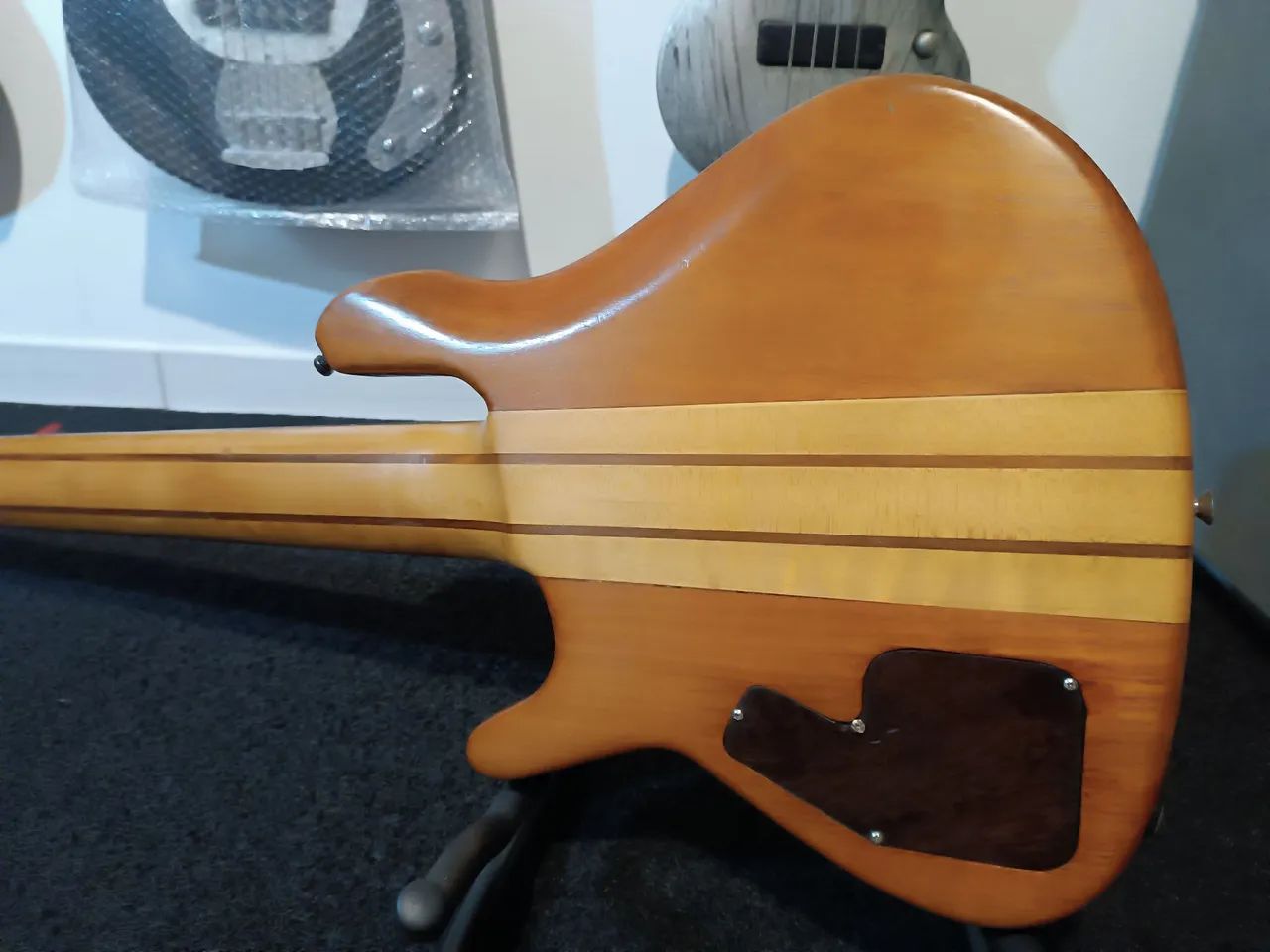 Contra baixo luthier regulado e blindado - Foto 3