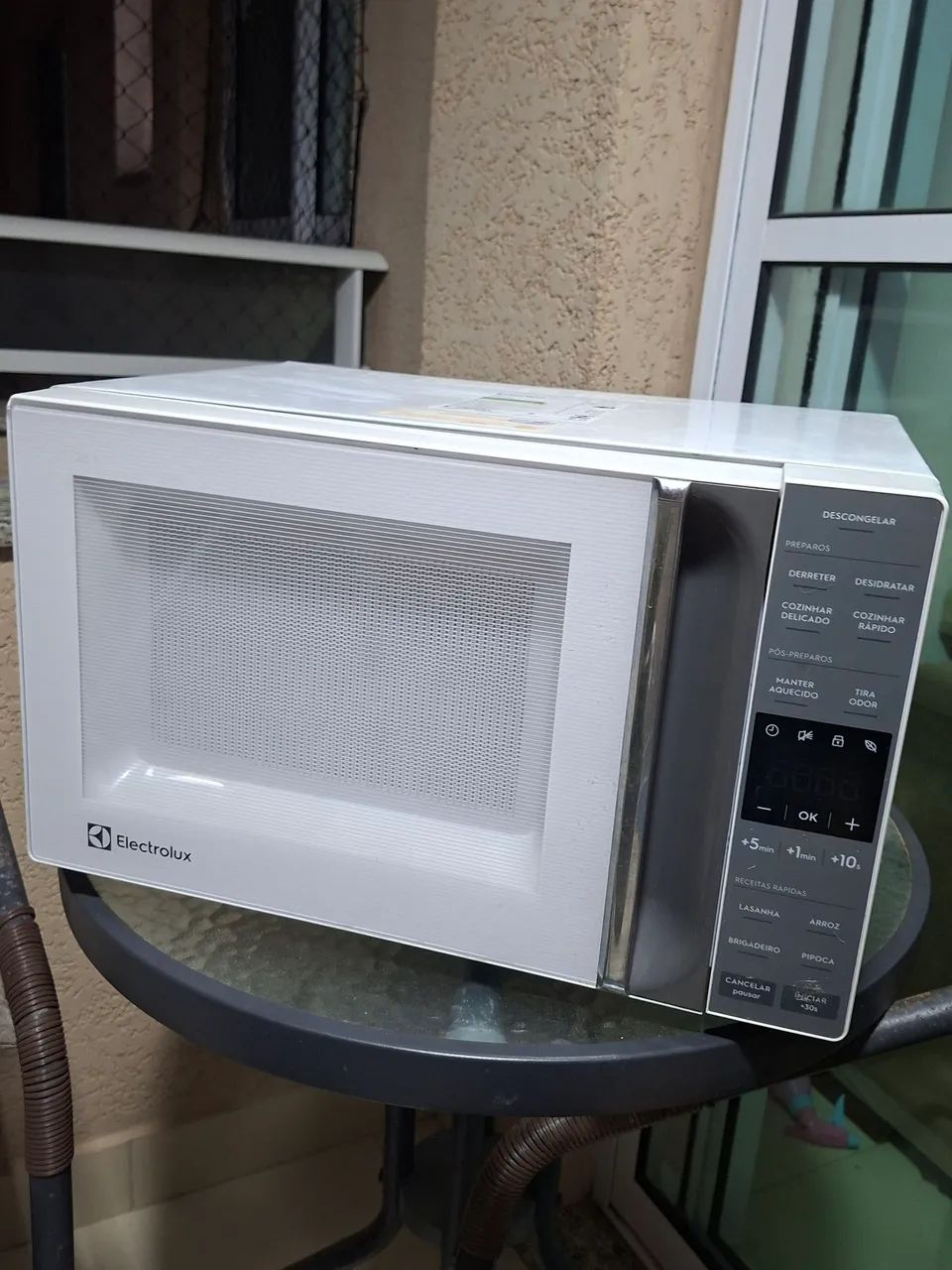 Micro-ondas Electrolux 23l COM DEFEITO 
