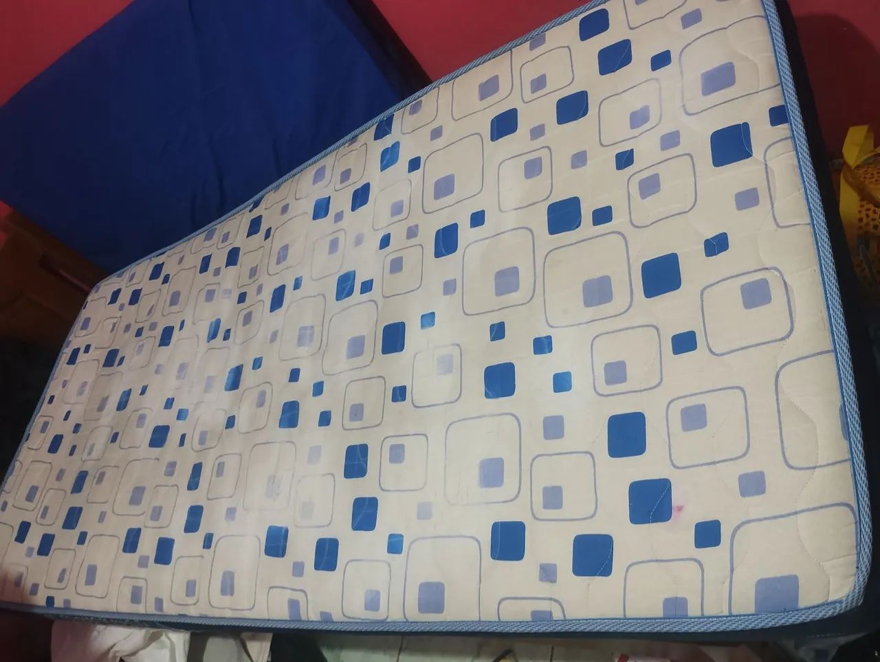 Colchão solteiro, leia o anúncio 