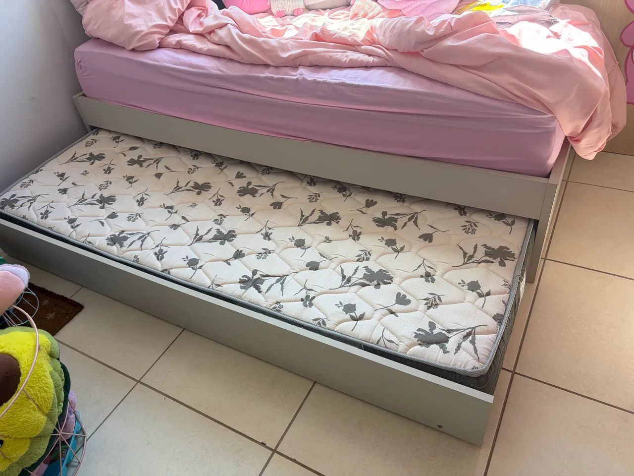 Cama solteiro com auxiliar