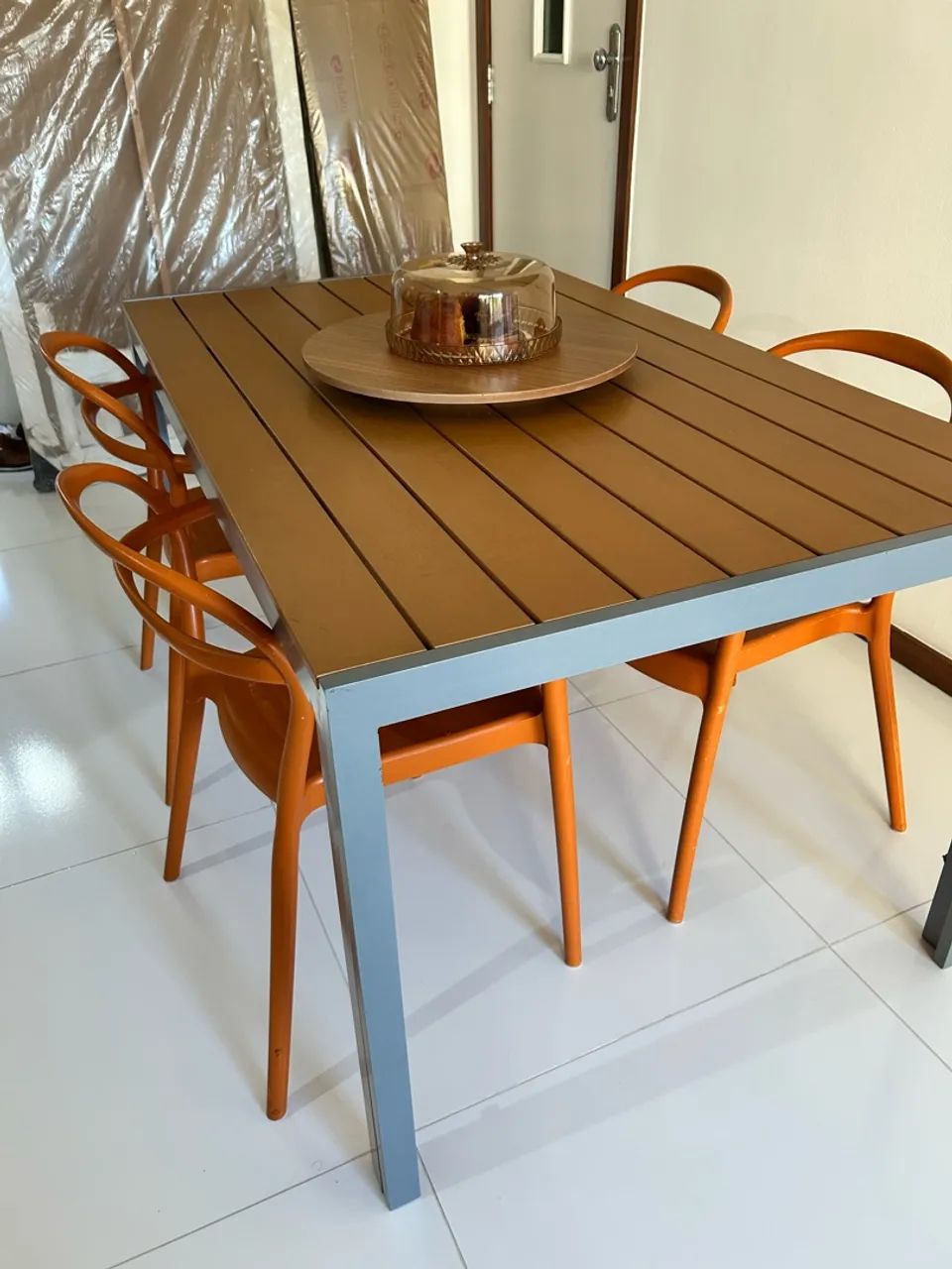 Vendo conjunto de mesa com 4 cadeiras
