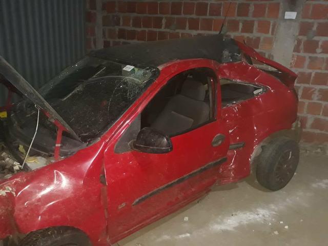 Carro batido - Foto 5