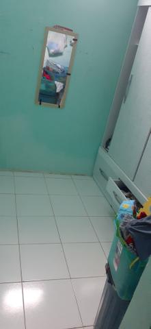 Vendo uma casa em Itapuã primeiro andar 2/4 sala ,cozinha e banheiro e área de serviço - Foto 6