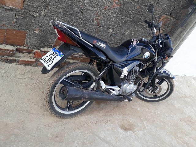 Moto 150 pra trocar em um carro, ano 2011, emplacada até 2020, sem multa