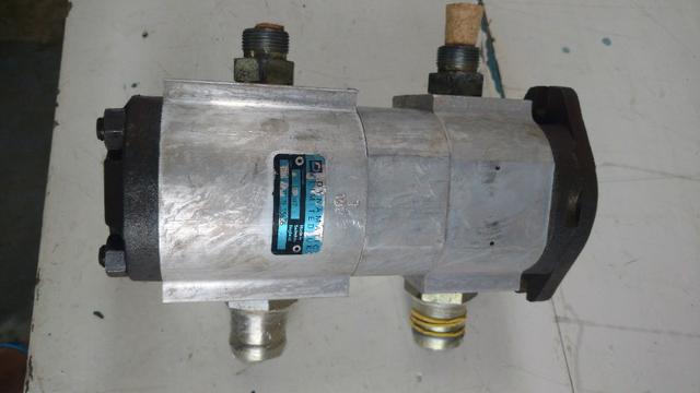 Bomba hidráulica dupla Mini retroescavadeira JCB 1CX, p/n 20/208800