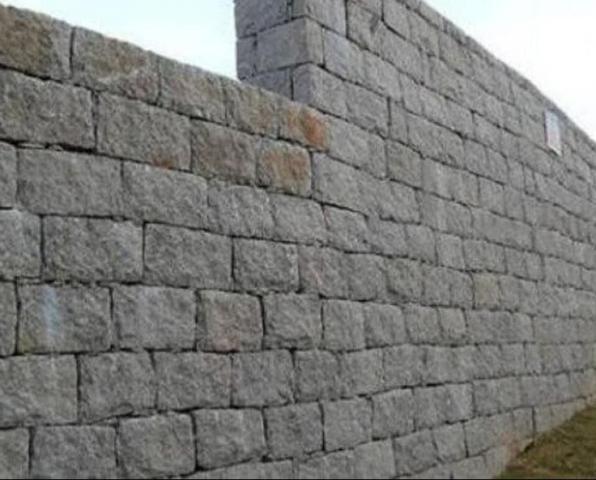 Pedras para muro e calçamento