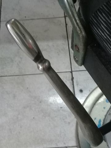 Cadeira antiga de barbeiro - Foto 4