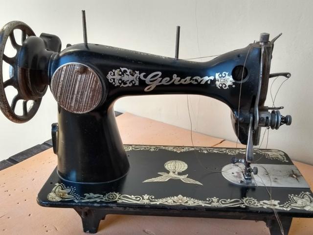 Máquina de costura antiga - Foto 2