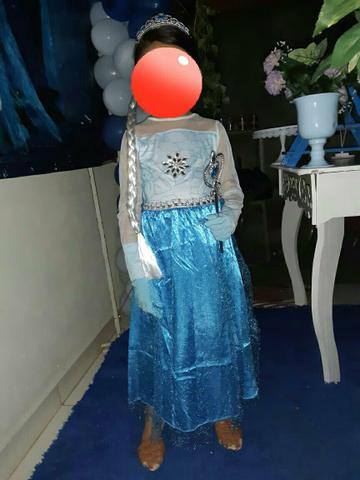 Vestido Elsa Frozen TAM 5 anos - Foto 2