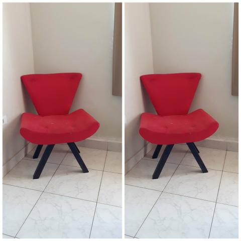2 poltronas por 300