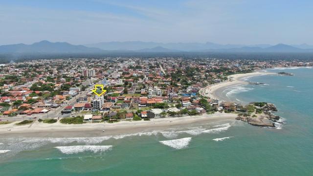 Apartamento frente mar no centro de Itapoá SC - Foto 2