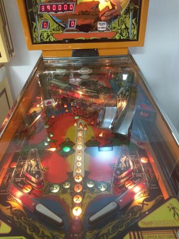 pinball fliperama cavaleiro negro