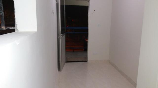 Quitinete há 3min. shop na av.1vg coberta . pt aut. cameras txs inclusa - Foto 2