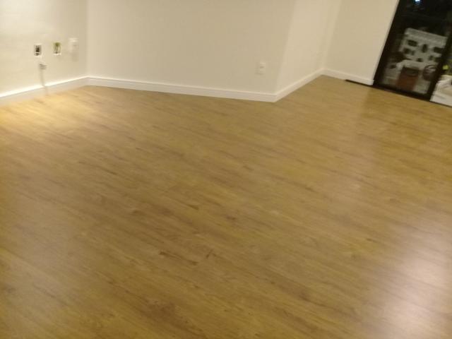 Piso laminado e vinílico