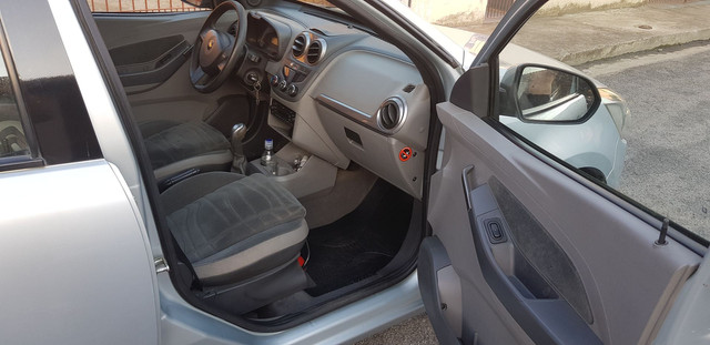 Vendo ou troco Agile 1.4 LTZ , ano 2013 , com GNV. - Foto 7
