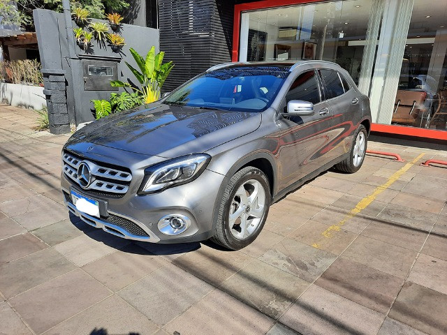 Mercedes Benz GLA 200